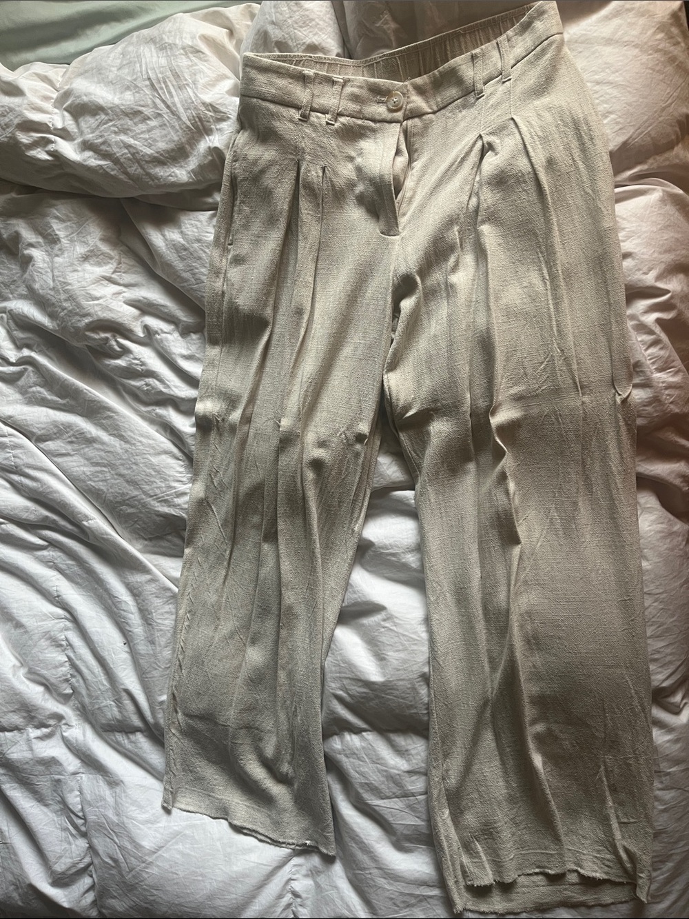 Women’s Cream Pleated Wide-Leg Linen Pants